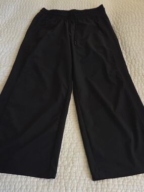 Athleta Avenue Wide Leg Crop Pant